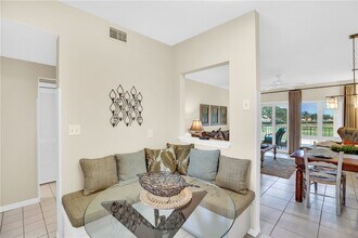 5040 Harmony Cir, Unit 205 in Vero Beach, FL - Building Photo - Building Photo