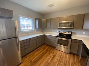 27 E Ridge Dr in Milford, NH - Building Photo - Building Photo