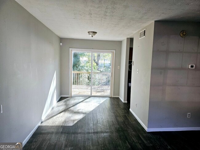 1045 Laurel Ct in Conyers, GA - Building Photo - Building Photo