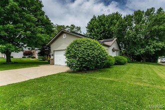 1308 Terrace Green Ln in O'Fallon, IL - Building Photo - Building Photo