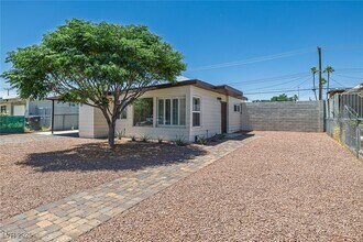 1720 Eastwood Dr in Las Vegas, NV - Building Photo - Building Photo
