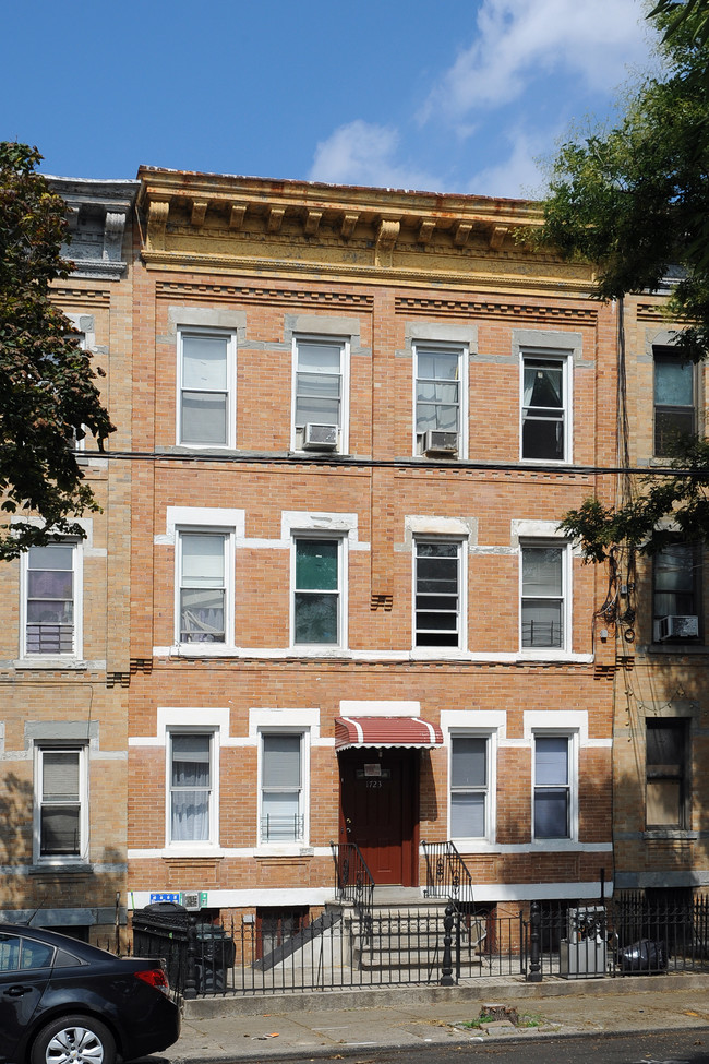 17-23 Bleecker St in Ridgewood, NY - Building Photo - Building Photo