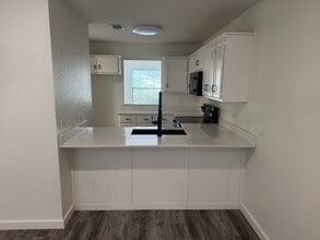 1050 34th St NE, Unit 1050 in Paris, TX - Foto de edificio - Building Photo