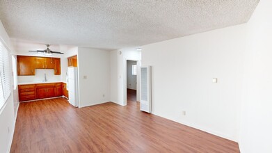 740 W. Laconia in Los Angeles, CA - Building Photo - Interior Photo