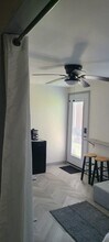 1080 Jack Calhoun Dr, Unit Studio in Kissimmee, FL - Building Photo - Building Photo