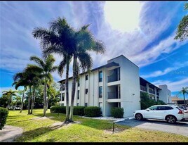 7203 Curtiss Ave in Sarasota, FL - Building Photo