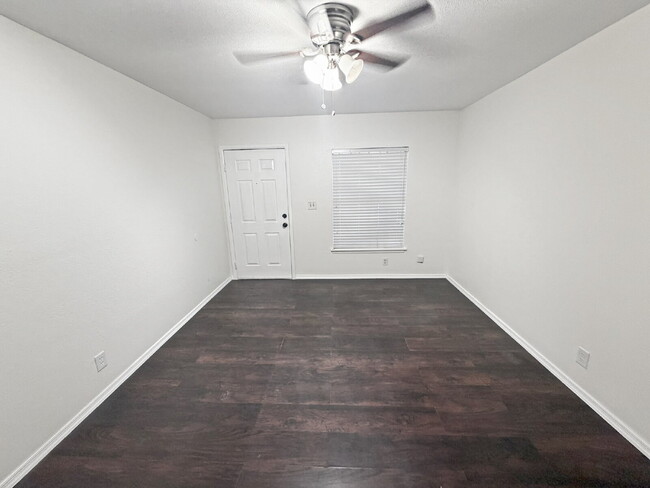 5215 Village Haven in San Antonio, TX - Building Photo - Building Photo