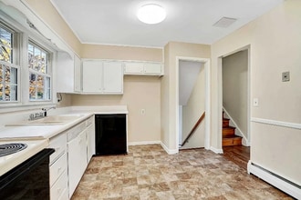 150 Rothenburgh Rd in Poughkeepsie, NY - Foto de edificio - Building Photo