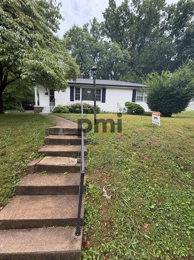 property at 1204 N Lincoln St