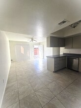 207 E Loma Linda Blvd in Avondale, AZ - Foto de edificio - Building Photo