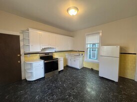 125 Morrison Ave, Unit 1 in Somerville, MA - Building Photo
