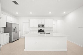 6028 Zen Wy in Clermont, FL - Building Photo - Building Photo