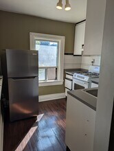 94 Aldwych Av in Toronto, ON - Building Photo - Building Photo