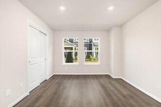 19340 NE 69th Cir in Redmond, WA - Building Photo - Building Photo