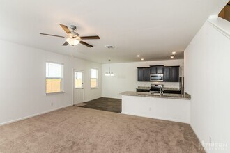 4007 Trail de Paris in New Braunfels, TX - Building Photo - Building Photo