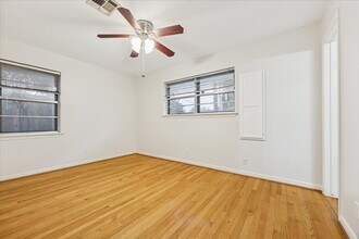 1807 Locksford St in Houston, TX - Building Photo - Building Photo