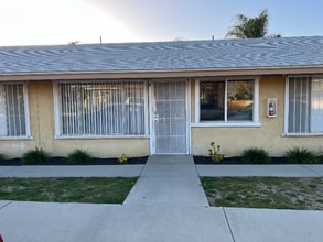 350 Brown St, Unit 2 in San Jacinto, CA - Foto de edificio - Building Photo