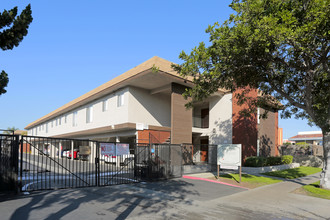 Sher Lane Apartments in Huntington Beach, CA - Building Photo - Building Photo