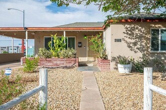 601 Burton St in Henderson, NV - Building Photo - Building Photo