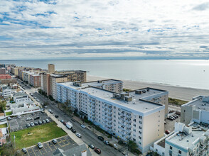 Parker Deauville in Long Beach, NY - Building Photo - Building Photo