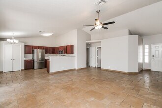 1042 S Canal Dr in Gilbert, AZ - Building Photo - Building Photo