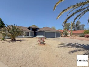 5678 N 78th Ave in Glendale, AZ - Building Photo - Building Photo