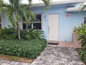 301 NE 23rd St in Wilton Manors, FL - Building Photo - Building Photo