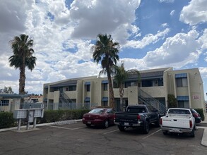 East Gate Apartments in Tucson, AZ - Building Photo - Building Photo