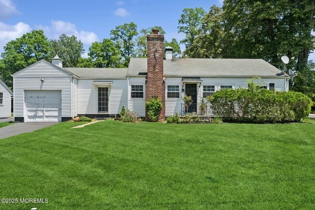 565 Prospect Ave in Little Silver, NJ - Building Photo - Building Photo