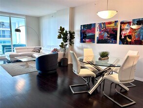 1800 N Bayshore Dr in Miami, FL - Building Photo - Building Photo