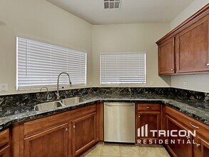 5918 Crumbling Ridge St in Henderson, NV - Building Photo - Building Photo