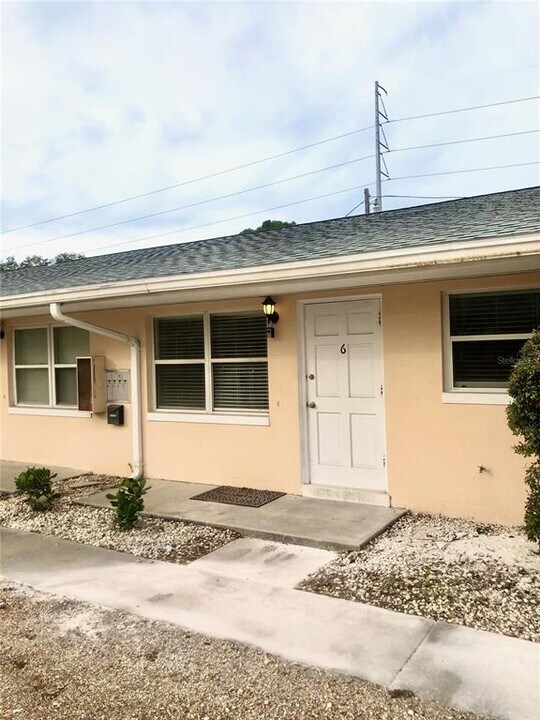 7035 4th Ave N, Unit 7 in St. Petersburg, FL - Building Photo