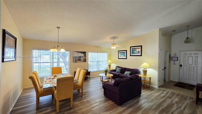 550 Castlemain Cir in Davenport, FL - Building Photo - Building Photo