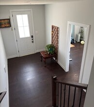 22102 Cabin Branch Ave in Clarksburg, MD - Foto de edificio - Building Photo