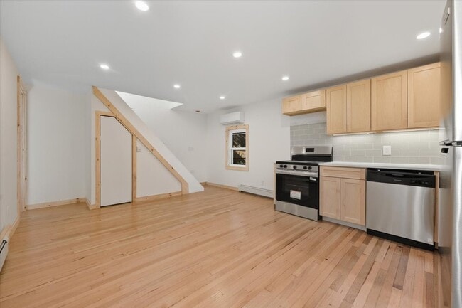 132A Raymond St in Rockville Centre, NY - Building Photo - Building Photo