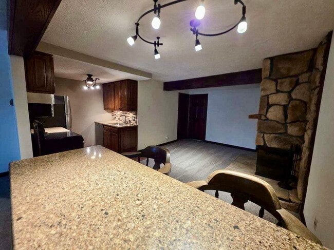 1605 Treetop Trl, Unit B in Akron, OH - Foto de edificio - Building Photo