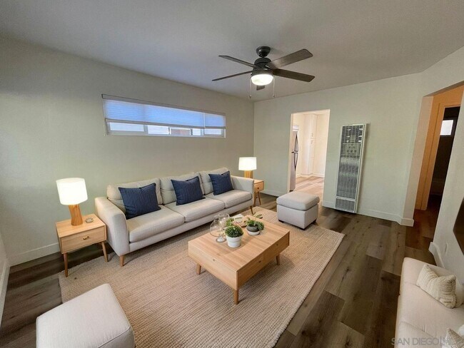 2252 Garnet Ave in San Diego, CA - Building Photo - Building Photo
