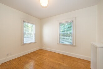 31 Champney St, Unit 2 in Boston, MA - Foto de edificio - Building Photo