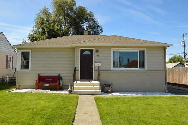 property at 208 E Hoffman Ave