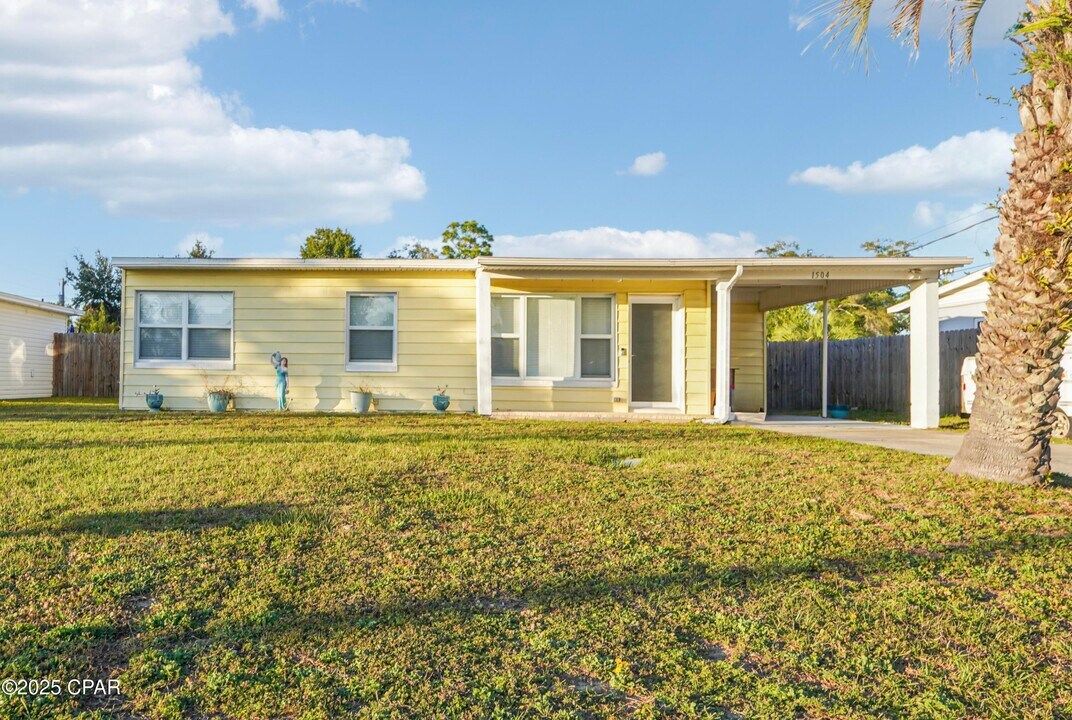 1504 W 13th St in Panama City, FL - Building Photo