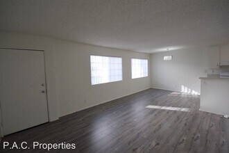 5921 Whitsett Ave in Los Angeles, CA - Building Photo - Building Photo