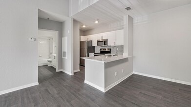 Aspire at Gateway in Pinellas Park, FL - Building Photo - Building Photo