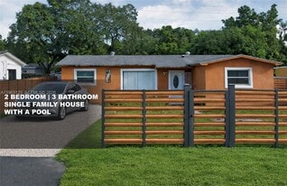 471 NE 162nd St in Miami, FL - Building Photo