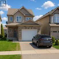 960 Bianca Ct in Kitchener, ON - Building Photo