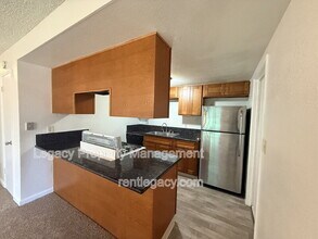 4834 50th Ave in Sacramento, CA - Foto de edificio - Building Photo