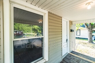 102 Black Ave in Cherryville, NC - Building Photo - Building Photo