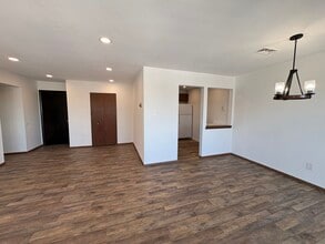 6640 Pearl Rd, Unit 604 in Cleveland, OH - Building Photo - Building Photo