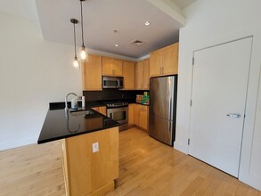 70 Lincoln St, Unit 213 in Boston, MA - Building Photo - Building Photo