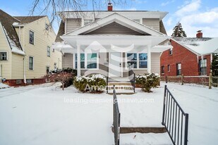 2418 Georgetown Ave in Toledo, OH - Building Photo