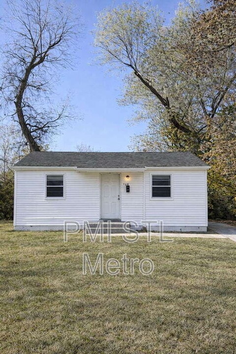 705 Beardsley Ct in Ferguson, MO - Building Photo